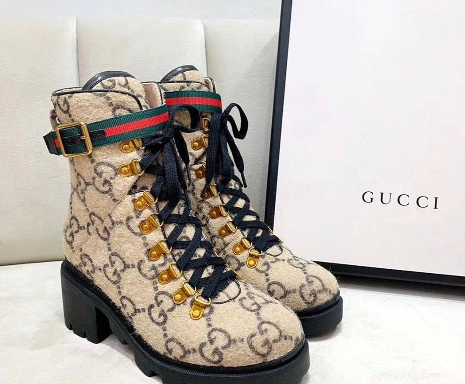 Bota de lana marrón claro