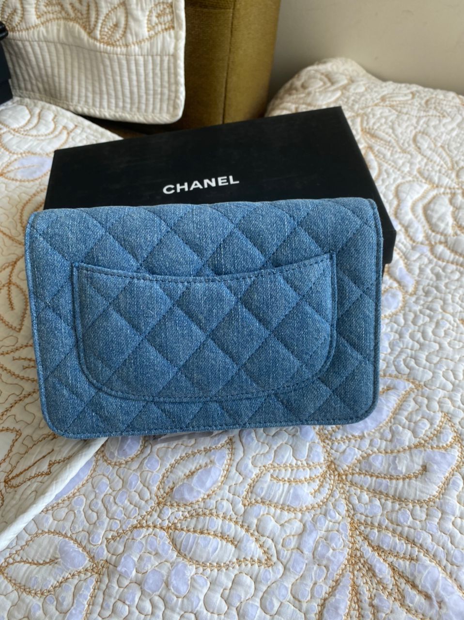 Sac à rabat carré en denim avec mini perles écrasées