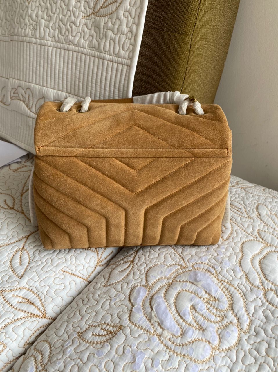 Loulou petit sac à bandoulière en chaîne en daim matelassé (cannelle)