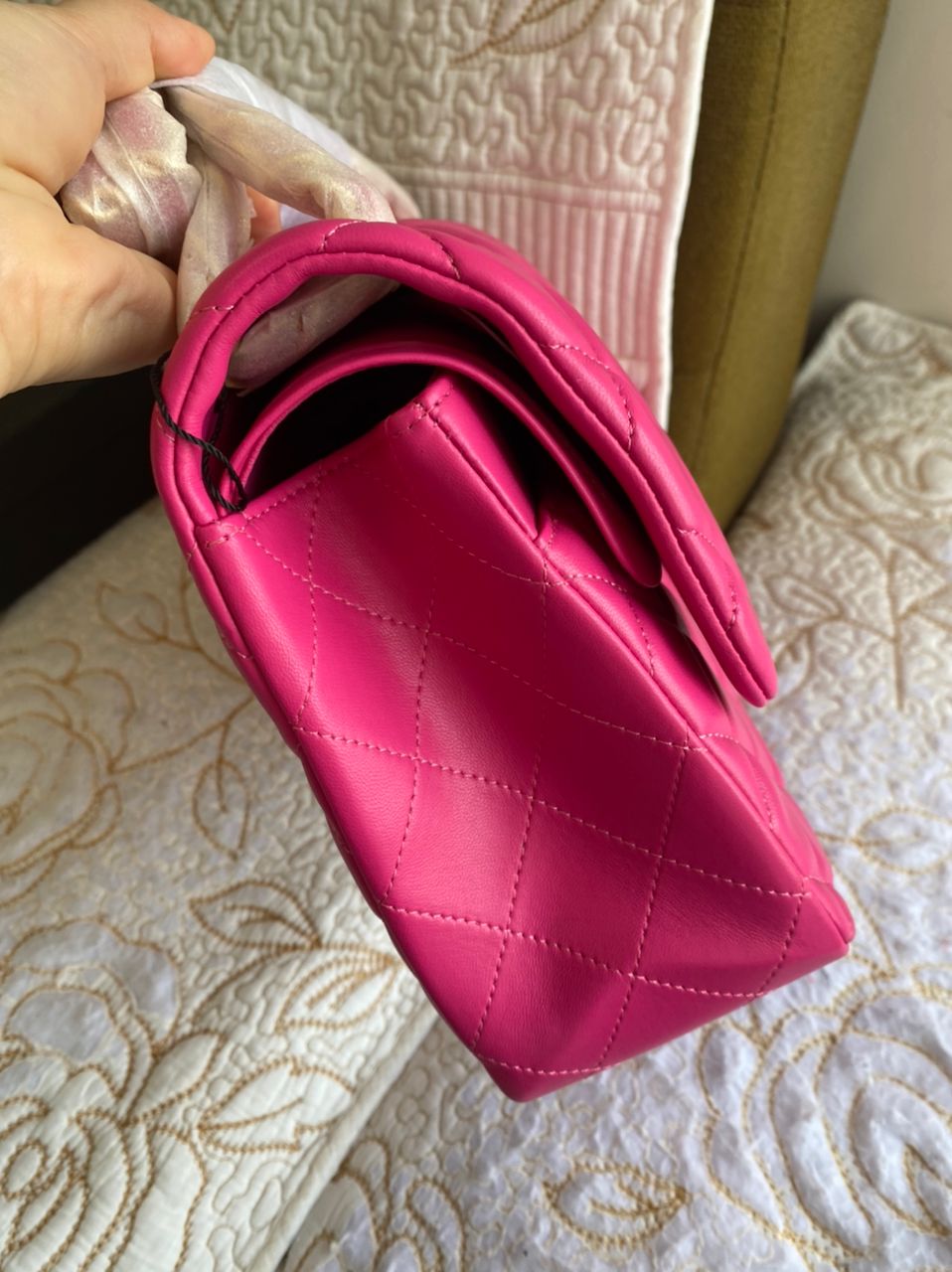 Sac à rabat moyen en cuir d'agneau rose
