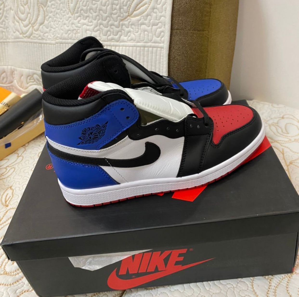 AIR JORDAN 1 "Top 3"