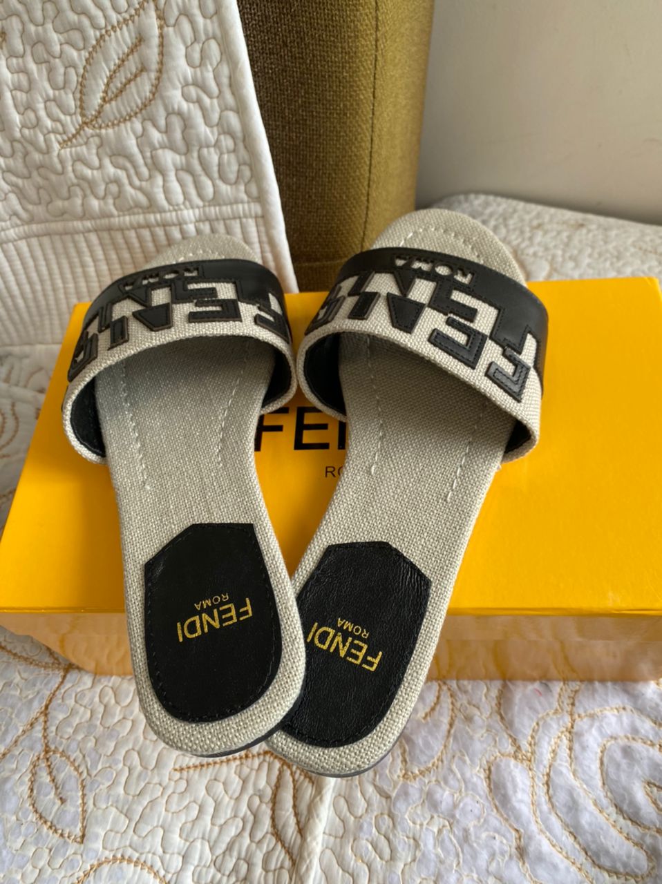 Sandalias FF de lona y piel con logo