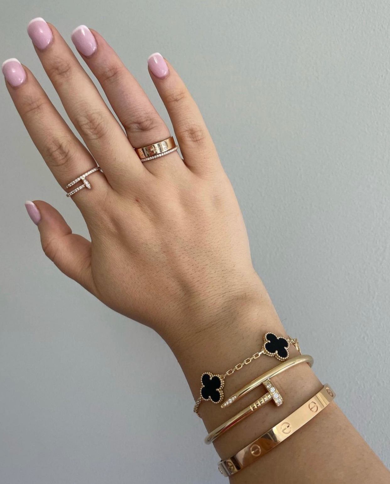 Pulsera de uñas sólidas