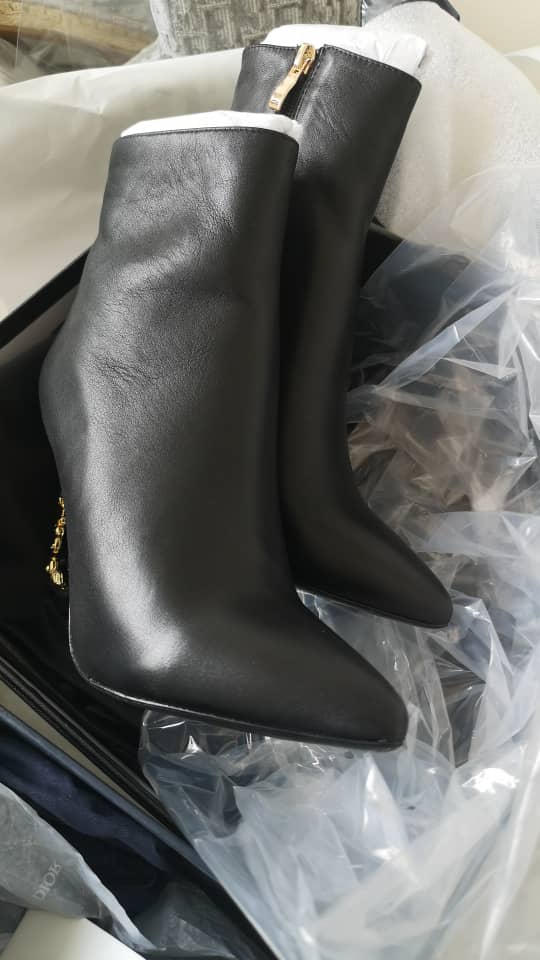 Botte à logo DG