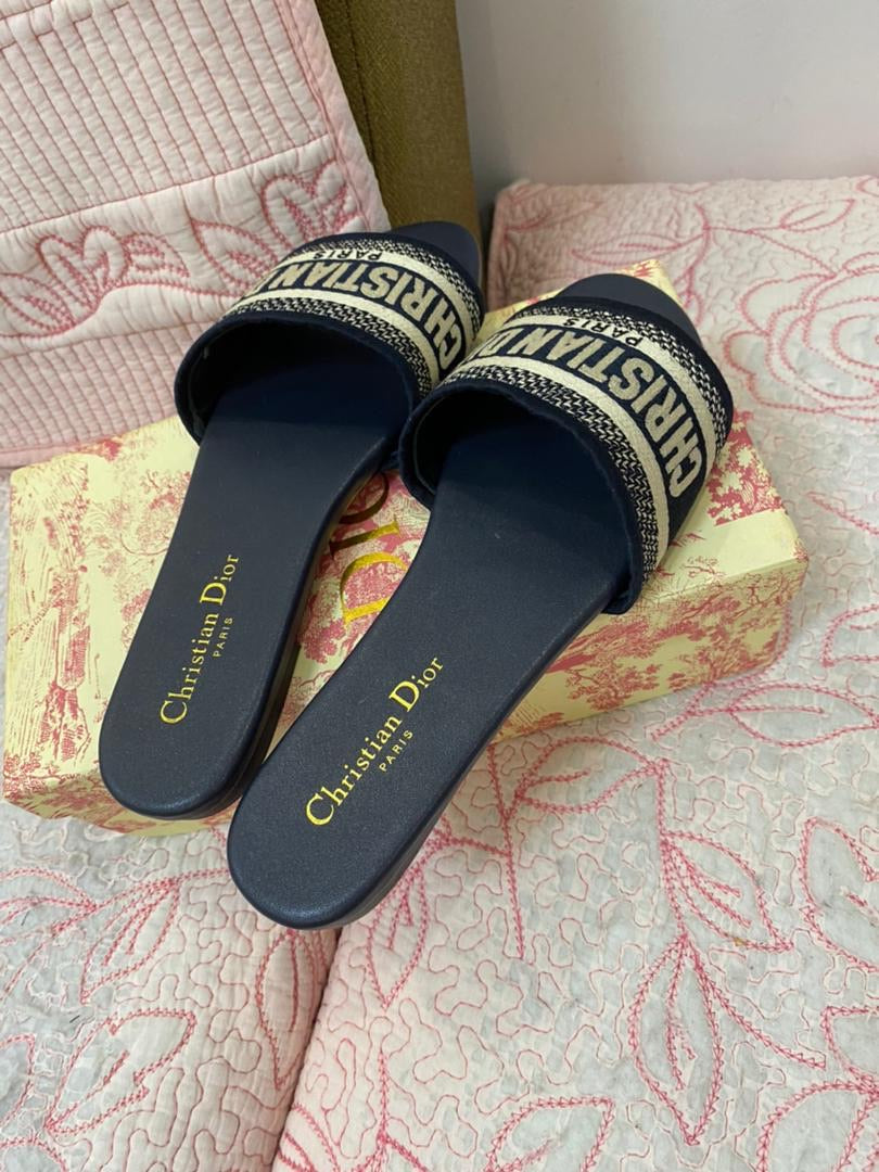CD Dway Slides