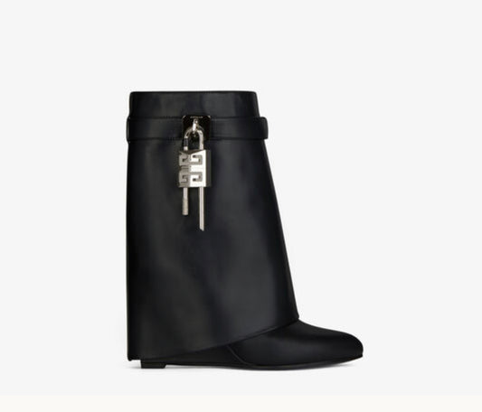 Short Shark Boot