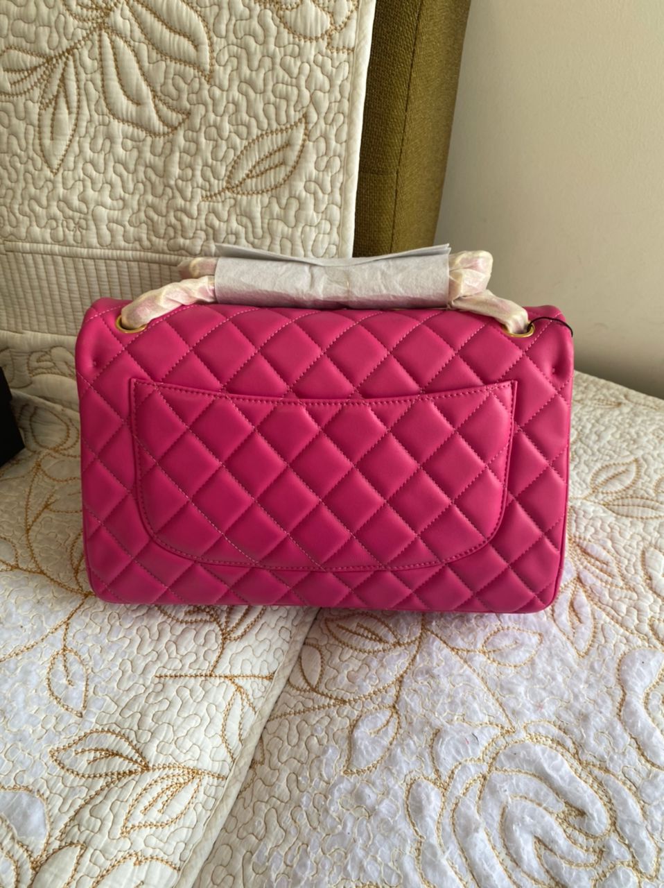 Sac à rabat moyen en cuir d'agneau rose