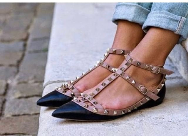 Rockstud enjaulado plano