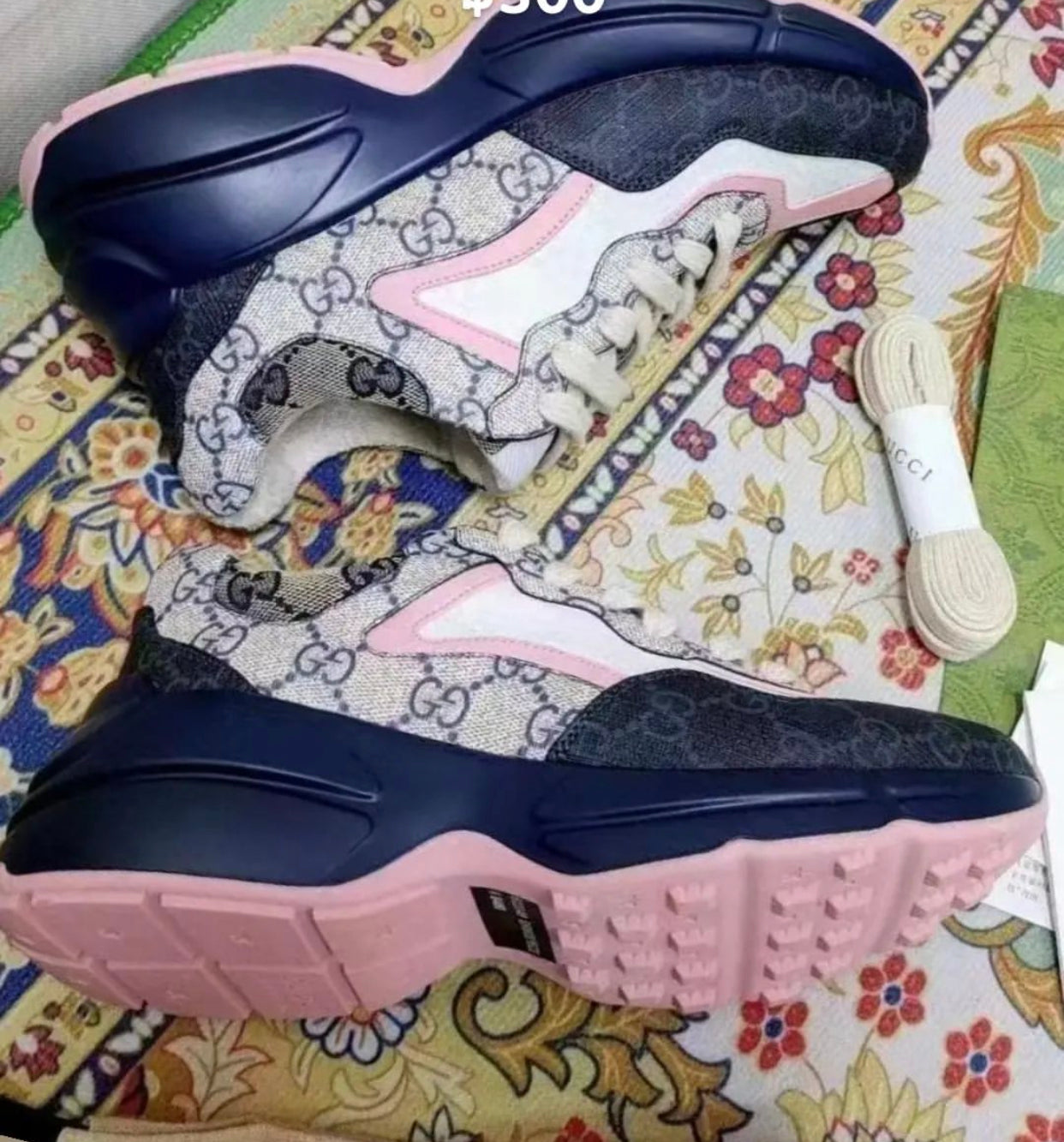 Baskets Rhyton bleues et roses