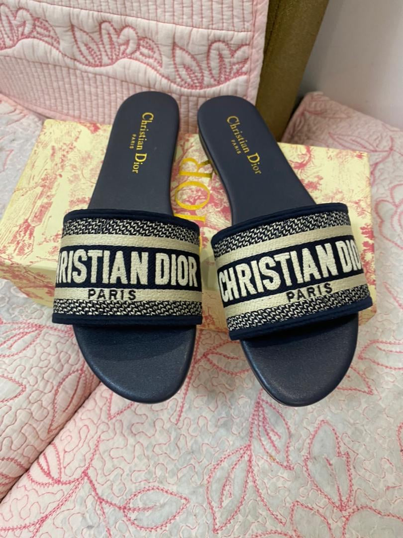 CD Dway Slides