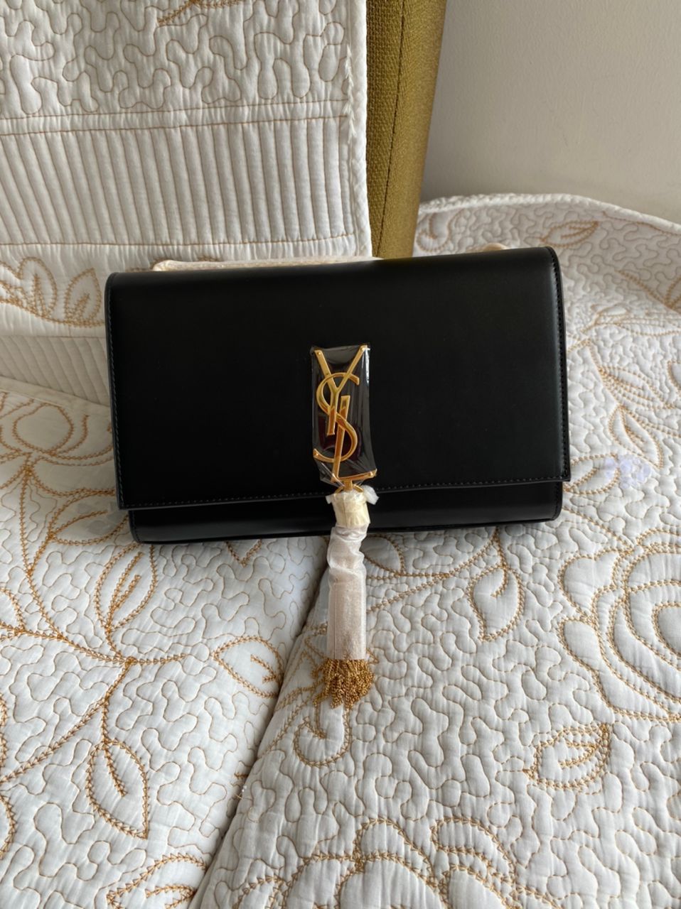 Sac à bandoulière Kate moyen à pompon