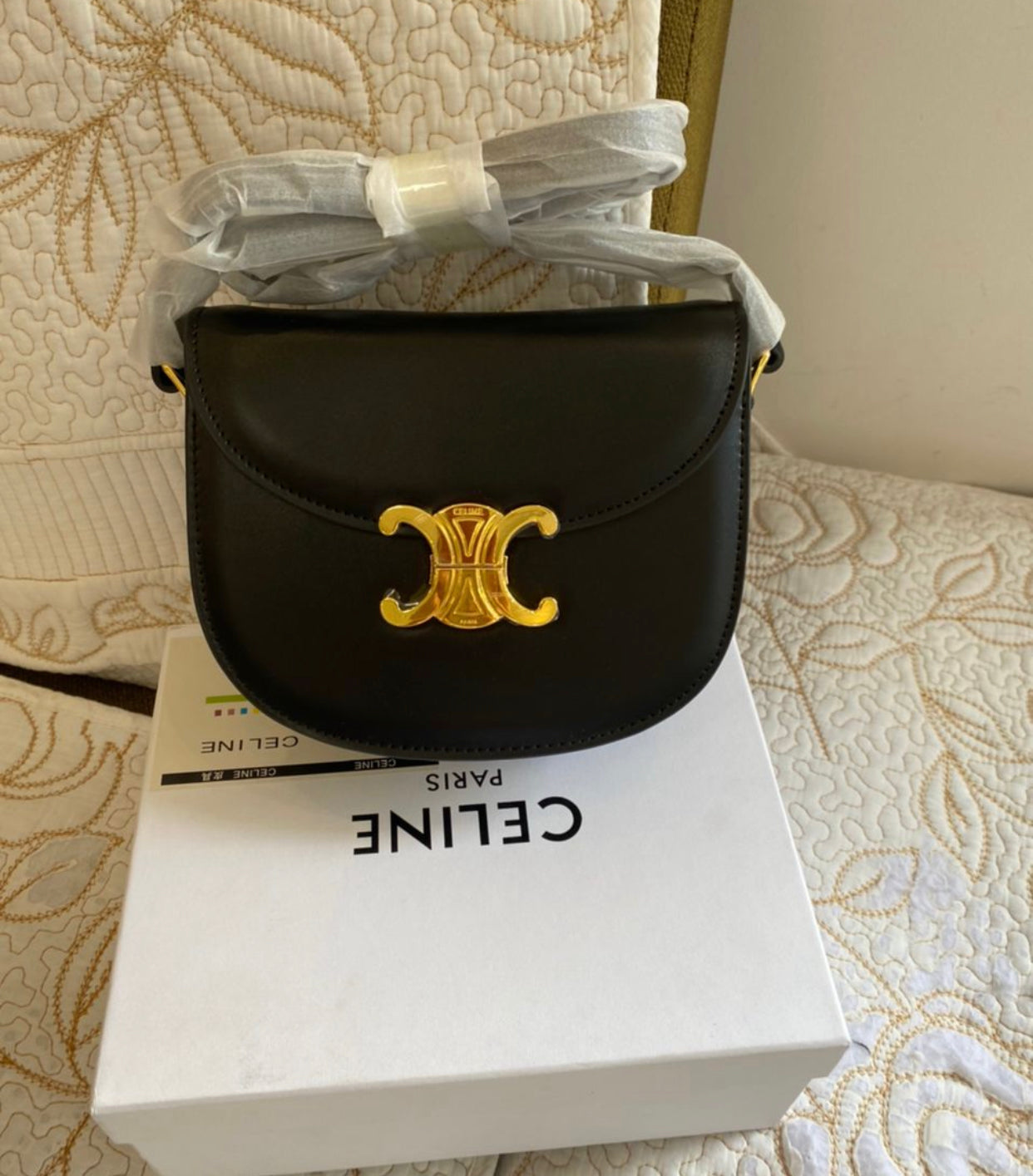BESACE TRIOMPHE EN CUIR DE VEAU BRILLANT NOIR