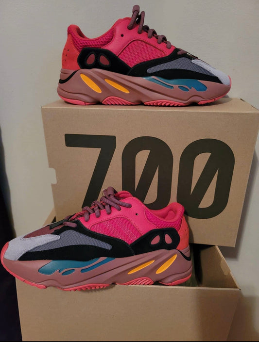700 Hi-Res Red Mens Sz 10